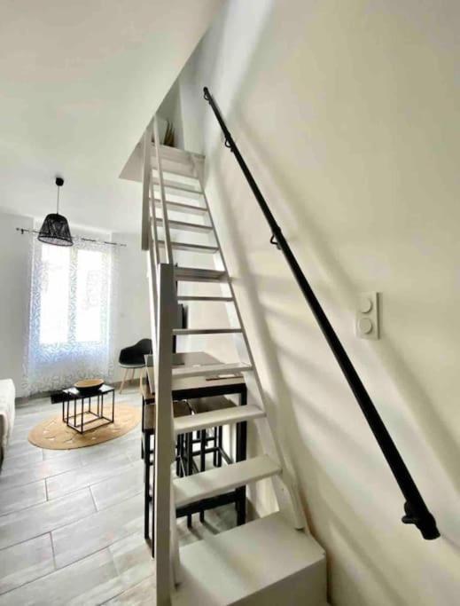 Appartement Centre Ville Saint-Amand-Montrond Exterior photo